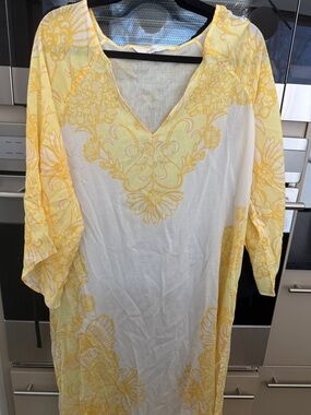 Lilly Pulitzer Yellow and White Floral V-Neck Tunic